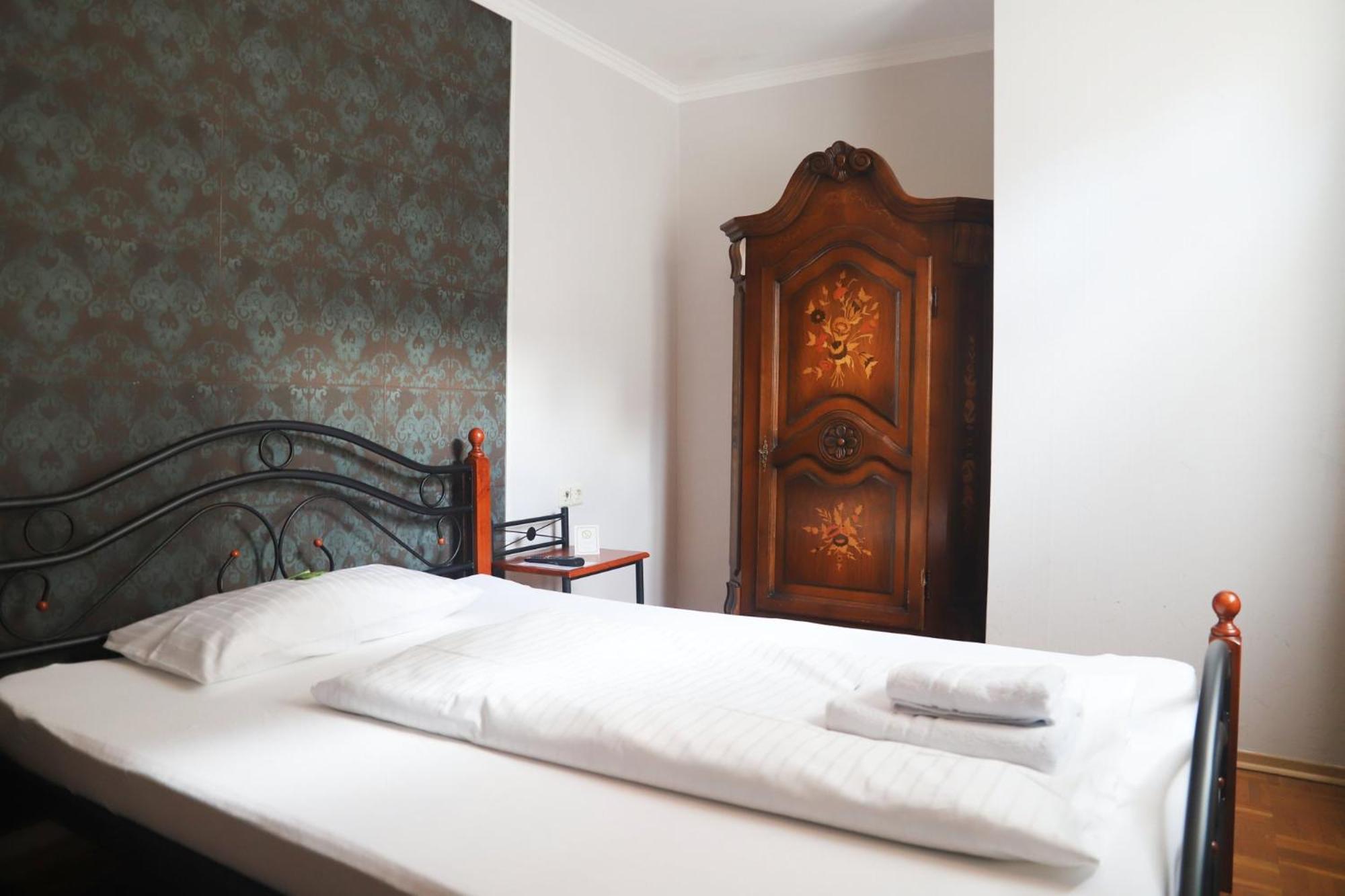 Standard Double Room,1580489237:JPEG
